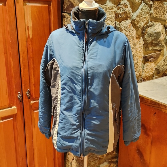 L.L. Bean Thermolite Active Coat - Picture 2 of 14